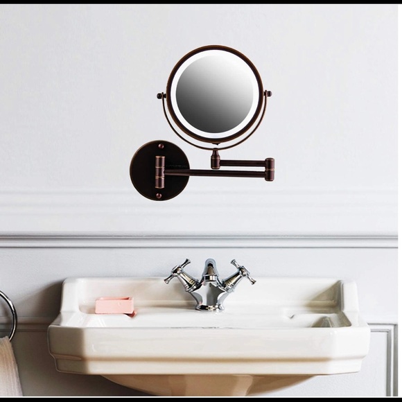 Magnifying Mirror - Picture 6 of 7
